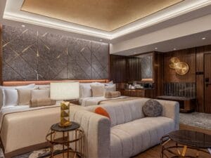 غرفة عائلية مع بلكونة