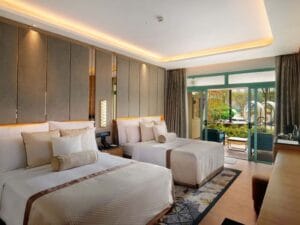 ووترفينتشر مع بلكونة