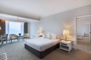 سويت غرفتي نوم مطل على البحر