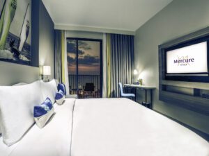 https://all.accor.com/8889