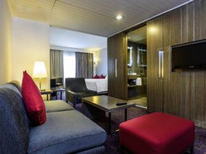 Superior Corner Room 1 Queen-size Bed and Sofa