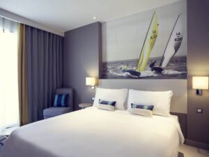 http://www.accorhotels.com/8889