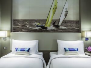 https://all.accor.com/8889